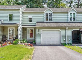 32 Deer Run Dr, Ballston Spa, NY 12020