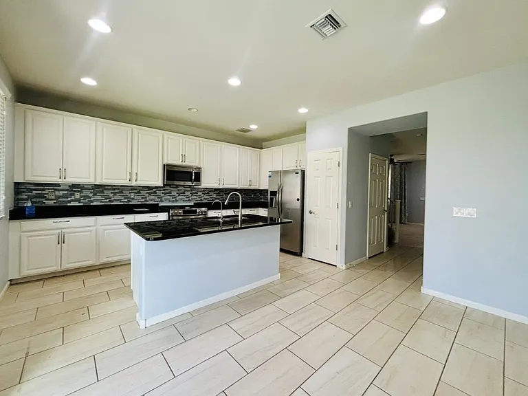 11465 E Squash Blossom Loop — Photo 7