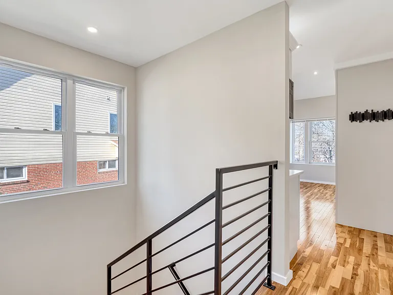 10237 Stratford Ave #B — Photo 9