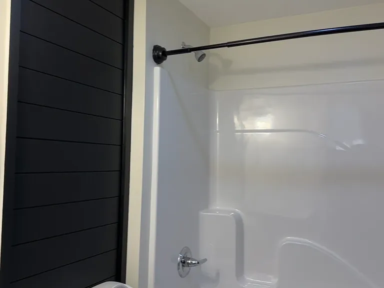 111 E College St — Photo 13