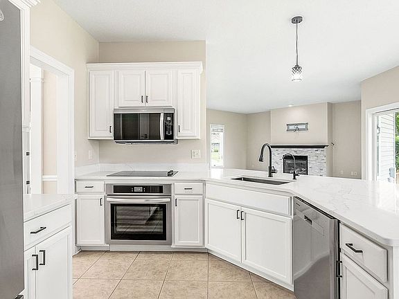 3rd image of 54219 Stonebridge Dr