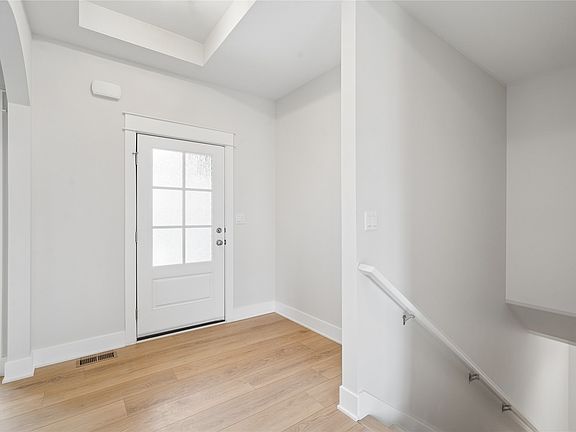 4th image of 17829 Valley View Dr