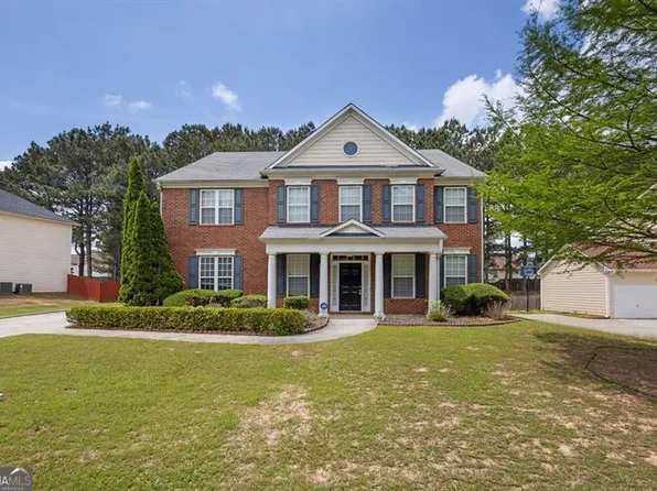 110 Village Green Cir, Tyrone, GA 30290