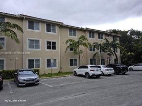 2575 SW 64th Ave, Hollywood, FL