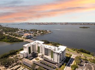1020 Sunset Point Rd PENTHOUSE 612, Clearwater, FL 33755