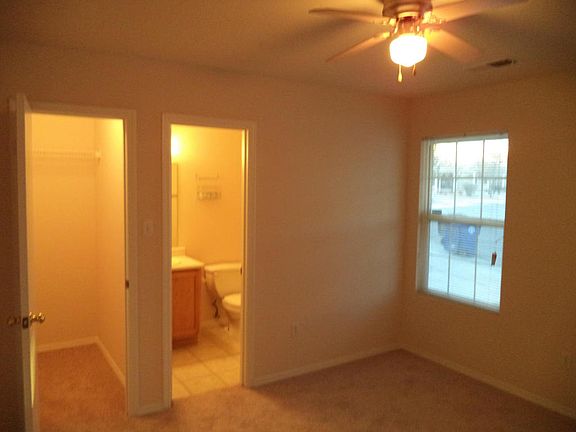 3rd image of 10719 Pueblo Pl NW