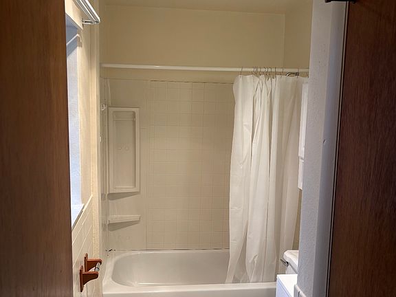 5th image of 1747 Tuttle Ave #B