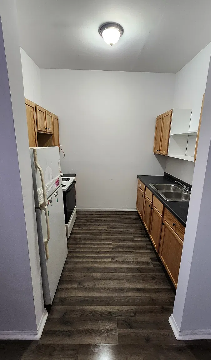 5096 Minerva Avenue - B — Photo 2