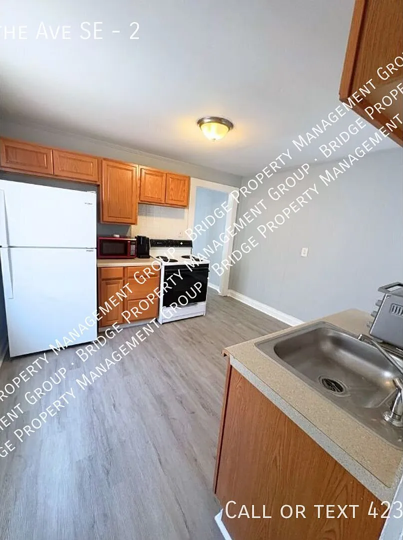 1290 Blythe Ave SE, Apt 2 — Photo 4
