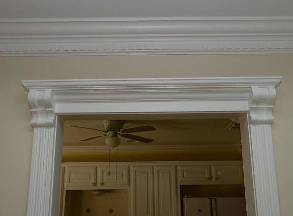 3rd image of 547 Williamsburg Ave