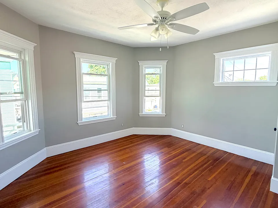 126-128 Water St #2L