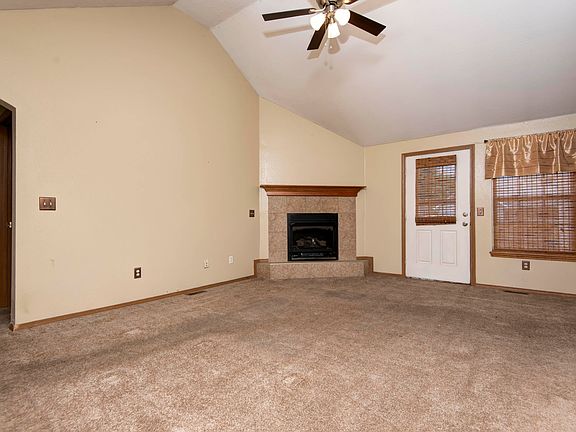 3rd image of 435 N Harrington Drive