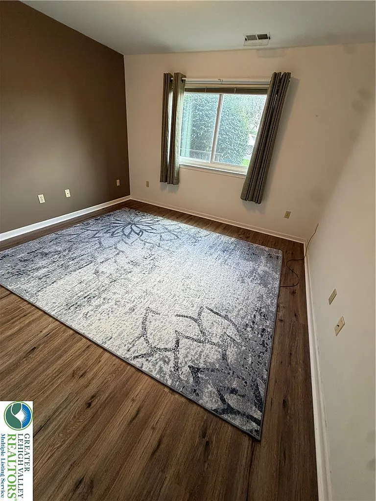 2 bed, 2.0 bath, 1250 sqft, $1,900 — Photo 3