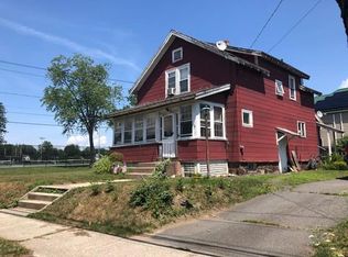 371 Davis St, Greenfield, MA 01301