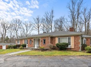 47 Robin Ln, Alpine, NJ 07620