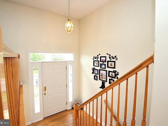 4th image of 9921 Stephanie Ln