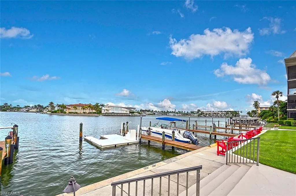 3 bed, 2.0 bath, 1250 sqft, $9,000 — Photo 4