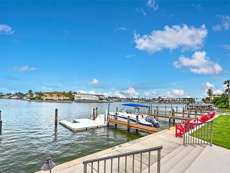 3200 Gulf Shore Blvd N #308 — Photo 4