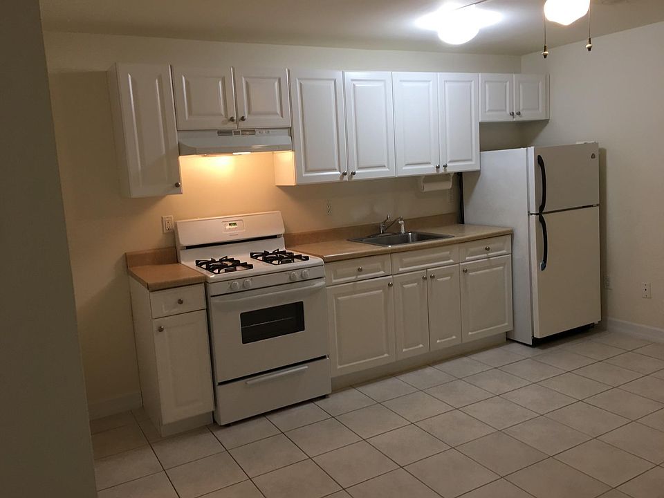 1st image of 192 Sneden Ave #1A