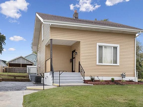 2nd image of 7132 Tholozan Ave