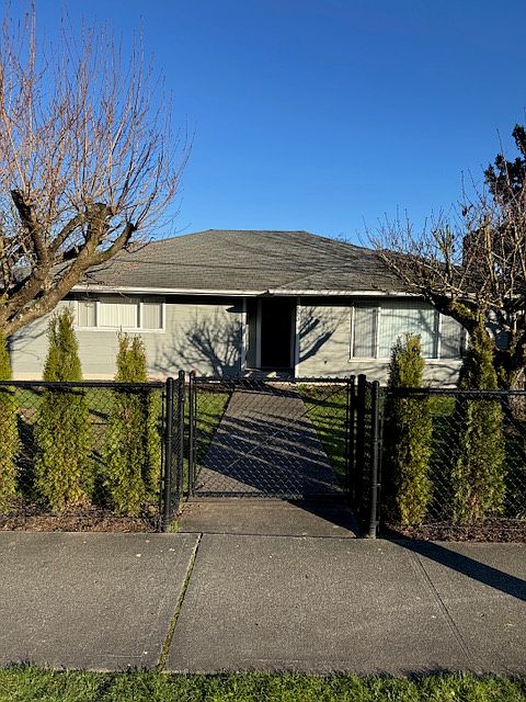 1st image of 523 Avenue D