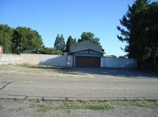 2330 N Bonnyview Rd, Redding, CA 96001