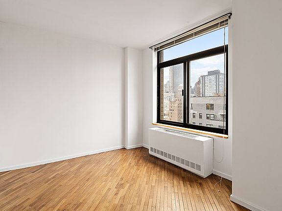 4th image of 400 E 70th St APT 1903