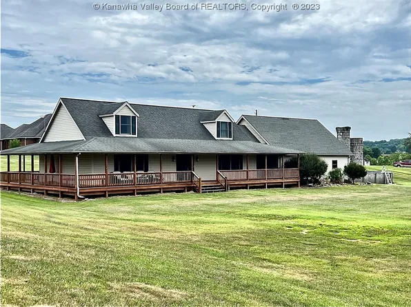 7691 Sandhill Rd, Point Pleasant, WV 25550