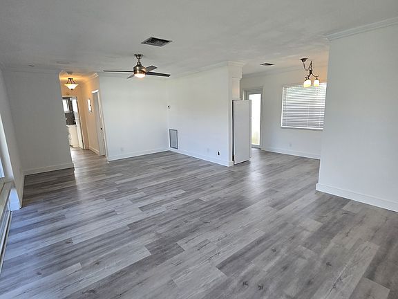 5th image of 2849 NE 30th St