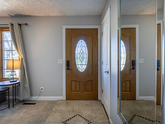 3rd image of 1060 Clark Cir