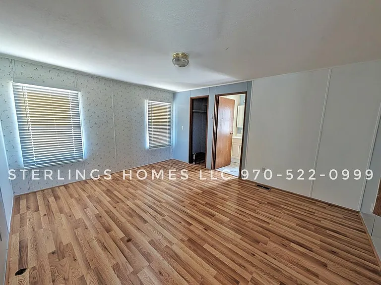 833 Douglas St — Photo 3