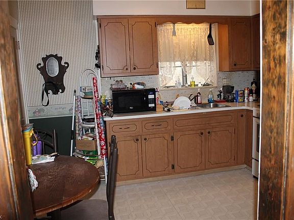 2nd image of 2055 Baxterly Ave
