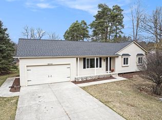 8352 Rustic Trl, Linden, MI 48451