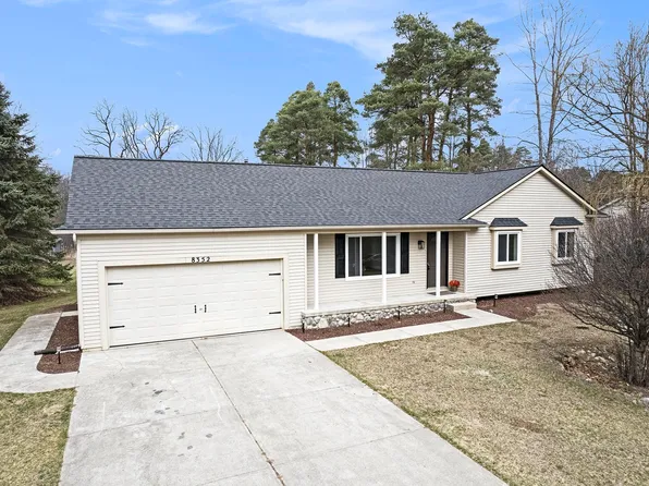 8352 Rustic Trl, Linden, MI 48451