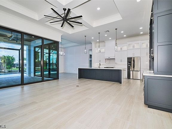 5th image of 2203 SW 52nd St