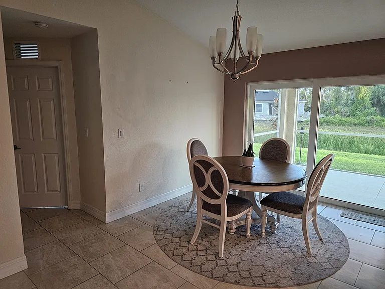 4535 Maplewood Ter — Photo 7