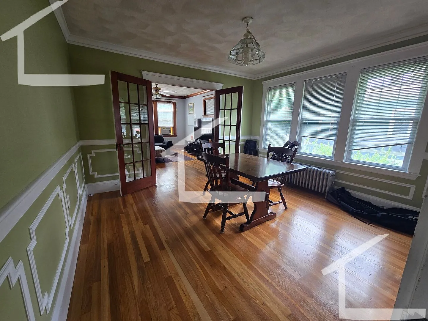 3 bed in Brighton steps from BC — Photo 3