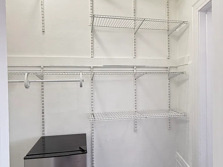 10257 Santa Monica Blvd #13 — Photo 27