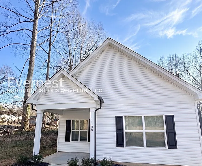 1109 Goldsboro Ave — Photo 1