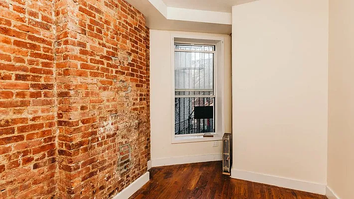 Rented by Nooklyn NYC LLC | media 22