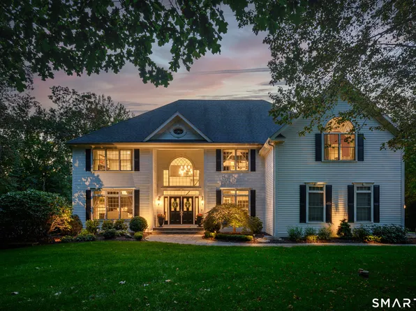 14 Merlins Lane, Newtown, CT 06470