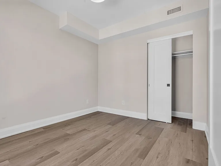58 Florence St — Photo 55