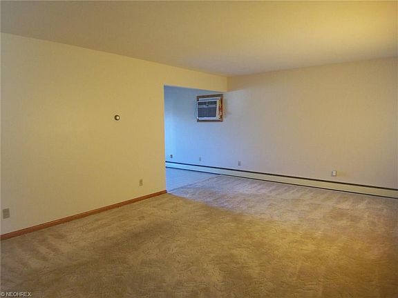 18x13 Living Room - Hardwood under Carpet