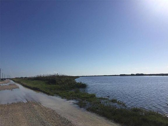 5th image of 999 Cloverland Rd