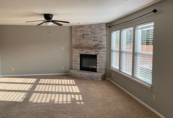 5th image of 2073 Westmere Dr
