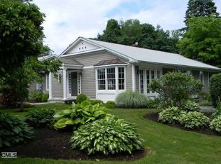 13 Arrowhead Rd, Brookfield, CT 06804