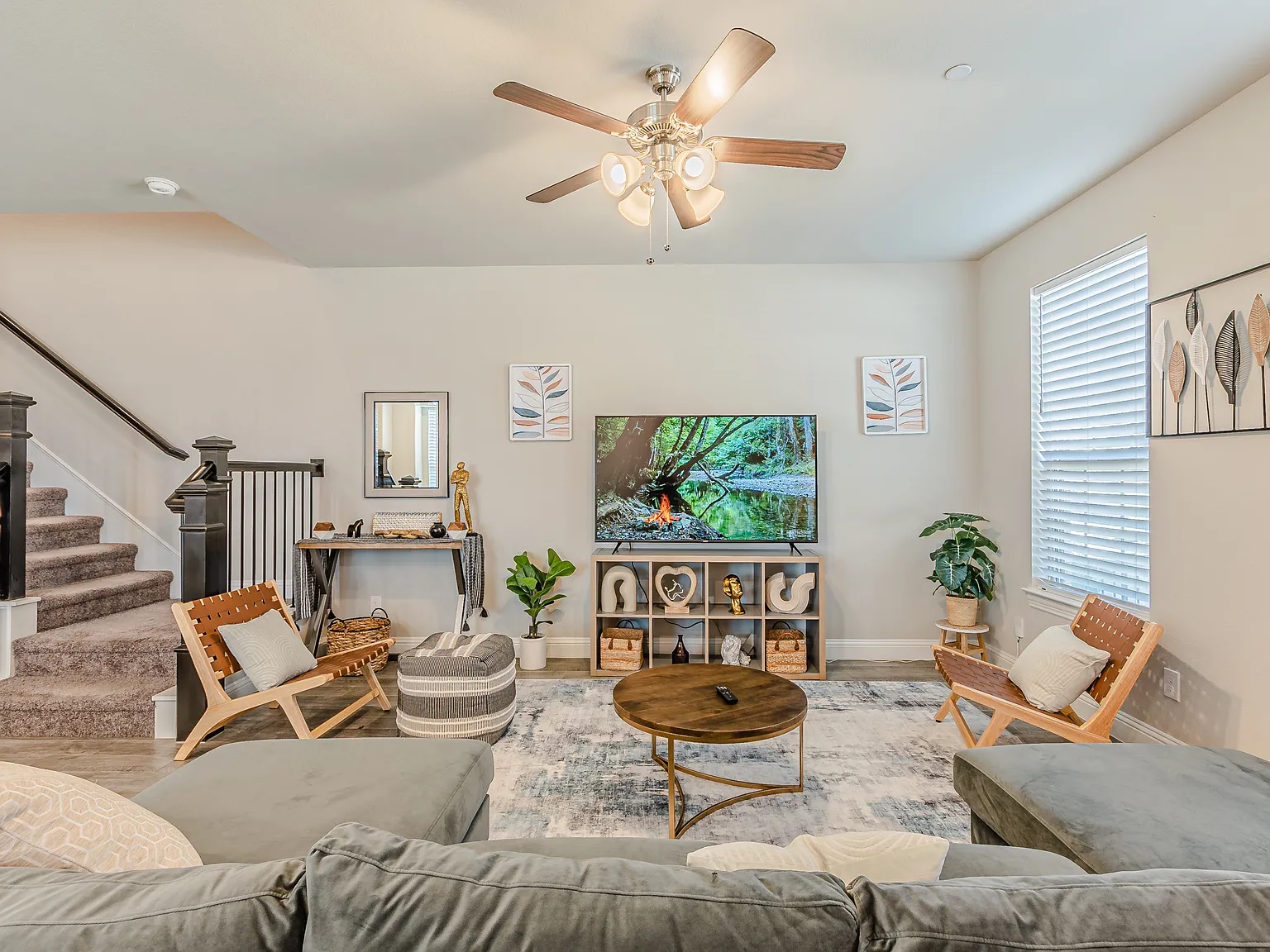 3 bed, $6,250 — Photo 1