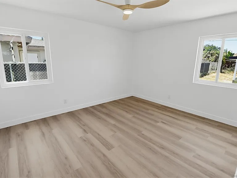1038 Oaklawn Ave — Photo 18