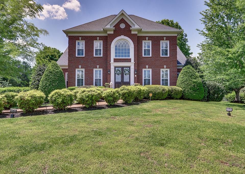 1st image of 2114 Albany Dr