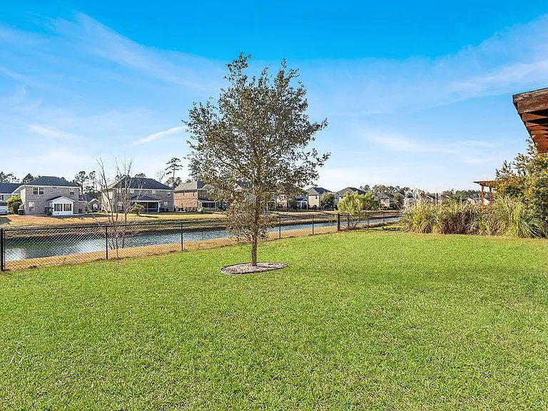 130 Winslow Cir — Photo 25
